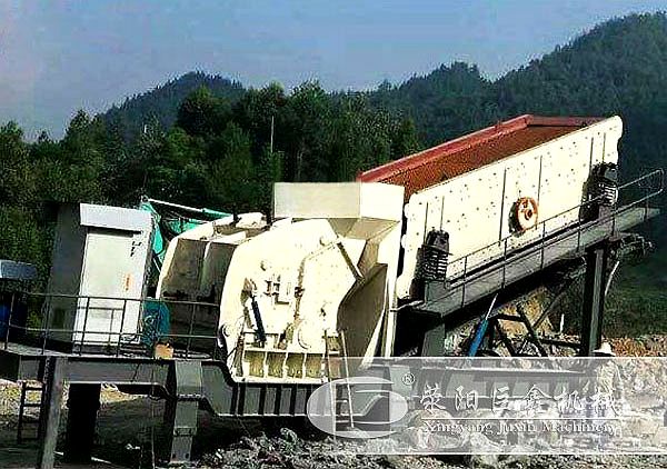 建筑垃圾移動破碎、篩分現(xiàn)場